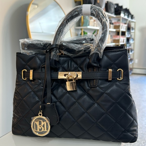Badgley Mischka Handbags - Badgley Mischka quilted purse $129 Msrp